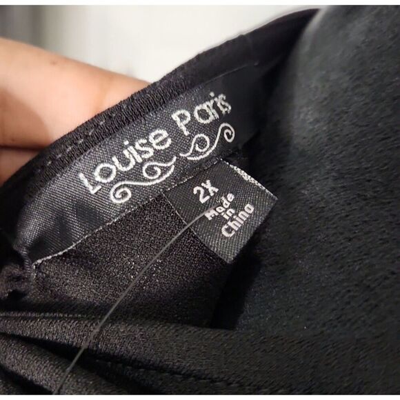 Blouse with Rhinestone Accent – Size 2XL - Picture 7 of 7